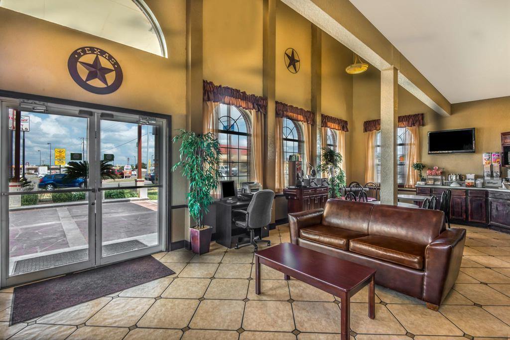 Hill Country Inn & Suites - New Braunfels, Gruene Exterior foto